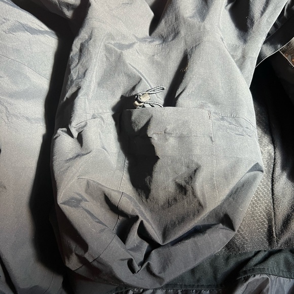 686 Men’s GoreTex Snow Jacket - Picture 2 of 9